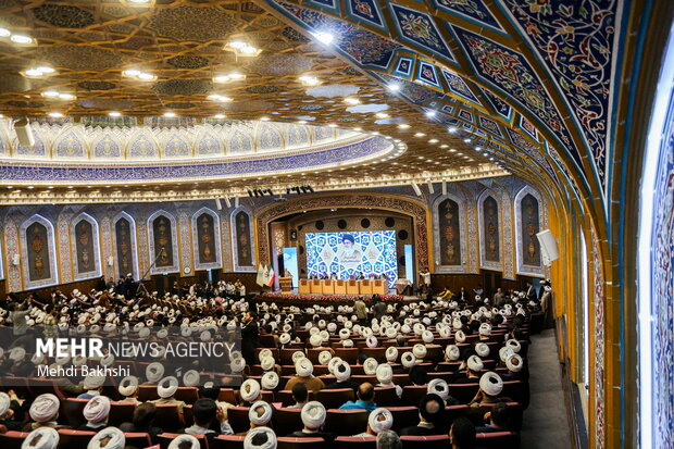 بررسی نقش حوزه قم درتفسیر و علوم قرآنی در صدمین سال بازتأسیس آن