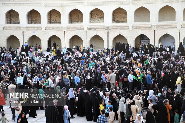 جشن مردمی زیر سایه خورشید در بیرجند