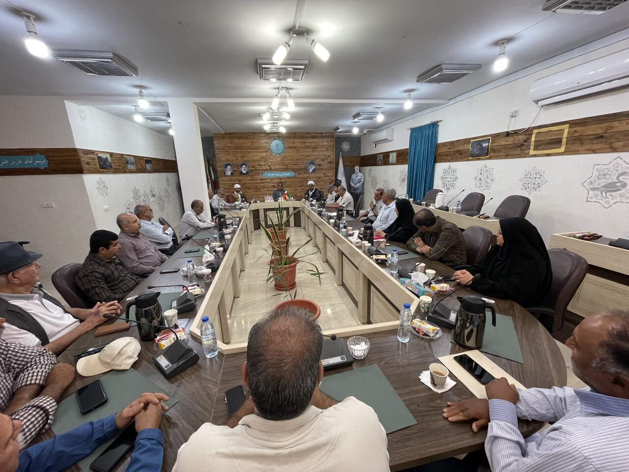 جزيره،خارگ،معتمدان،محلي