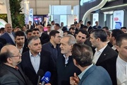 الرئيس الإيراني يقوم بجولة في المعرض الدولي للنفط والغاز والبتروكيماويات