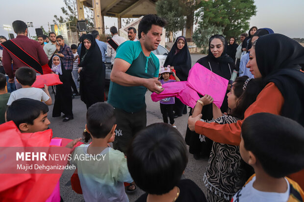 «طوفان فانوس‌ها» در یزد
