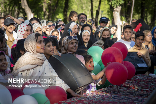 جشن خانوادگی دهه کرامت در شهرکرد