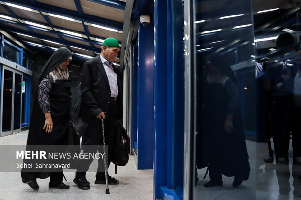 درخواست علوم پزشکی مشهد؛ از استقبال حجاج در فرودگاه خودداری کنید