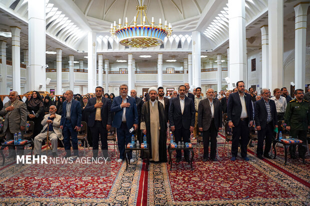 دومین رویداد ملی «ختم هنر» در حرم شاهچراغ(ع) برگزار شد