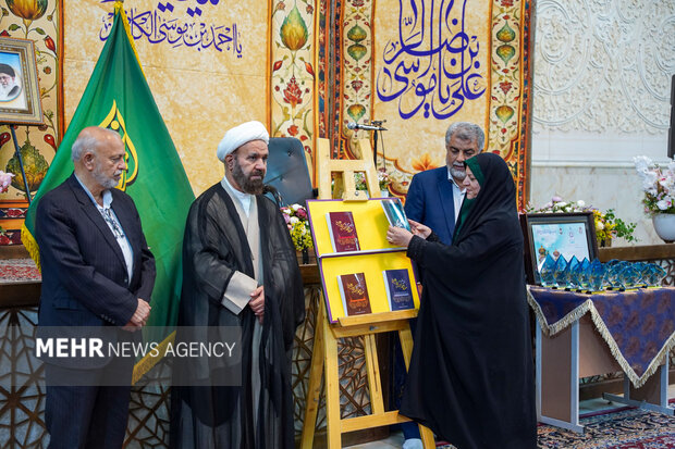 دومین رویداد ملی «ختم هنر» در حرم شاهچراغ(ع) برگزار شد