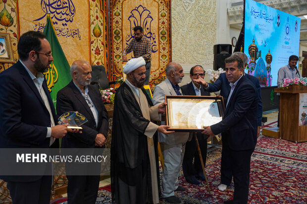 دومین رویداد ملی «ختم هنر» در حرم شاهچراغ(ع) برگزار شد