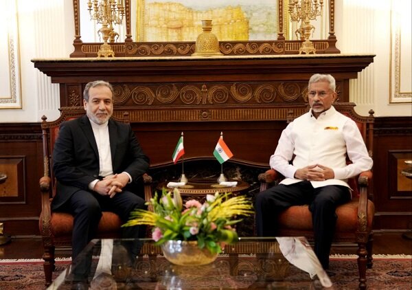 Erakçi, Yeni Delhi'de Hint mevkidaşı Jaishankar ile görüştü