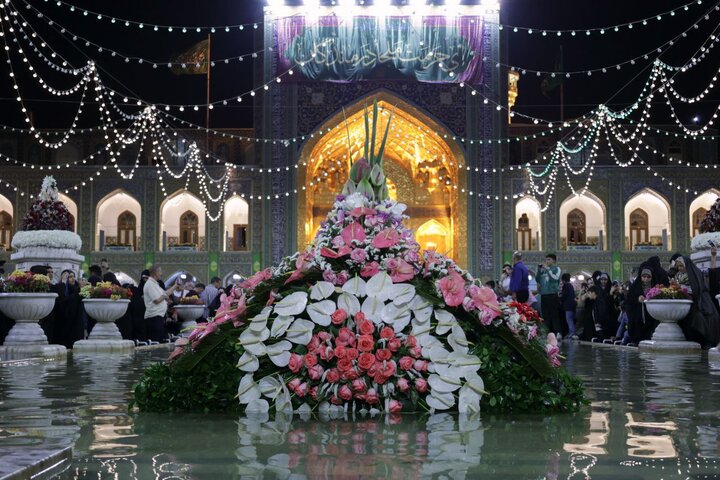 گل‌آرایی ویژه صحن و سرای رضوی به مناسب ایام دهه کرامت