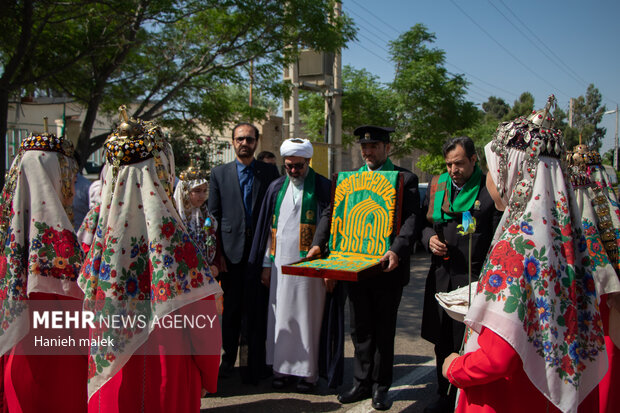 کاروان «زیر سایه خورشید» در گلستان