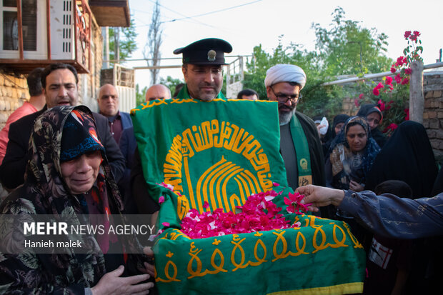 کاروان «زیر سایه خورشید» در گلستان