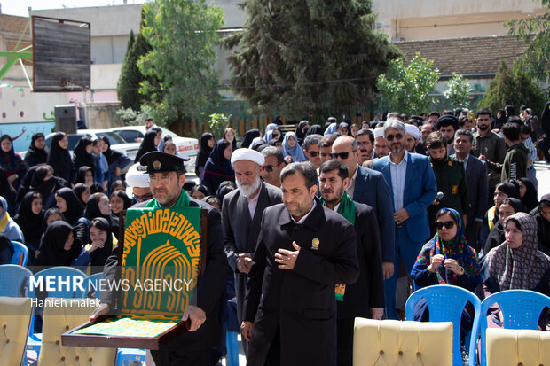 کاروان «زیر سایه خورشید» در گلستان