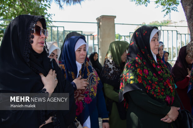 کاروان «زیر سایه خورشید» در گلستان