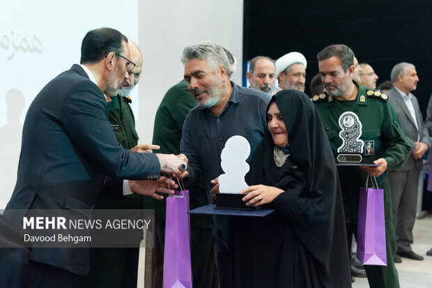 مراسم اهدای ۸۰۰۰ جهزیه در مشهد