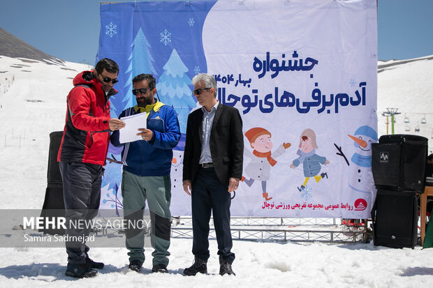 مهرجان الرجل الثلجي في مرتفعات توتشال شمال طهران