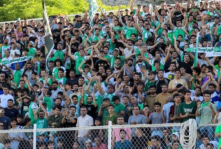 نمایی از خروش هواداران خیبر