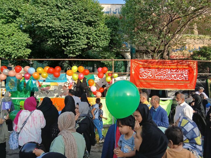 خیابان امام رضا (ع) در شب میلاد ثامن الائمه صحنه عشق و شور رضوی خیابان امام رضا (ع) در شب میلاد ثامن الائمه صحنه عشق و شور رضوی