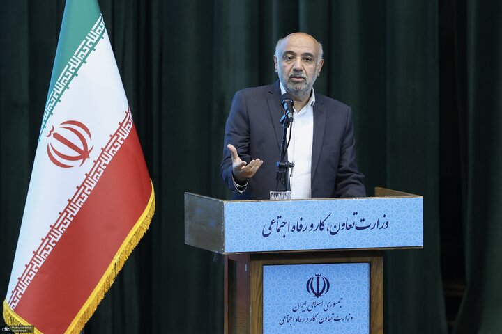 تمرکززدایی، کلید حل مشکلات اقتصادی کشور است