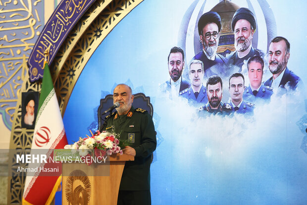 اولین سالگرد شهادت شهید رئیسی و شهدای خدمت در حرم مطهر رضوی
