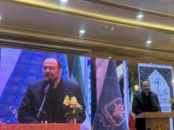 گز، مزه ماندگار هویت ایرانی؛ اصفهان صحنه شیرین یک رویداد ملی شد گز، مزه ماندگار هویت ایرانی؛ اصفهان صحنه شیرین یک رویداد ملی شد