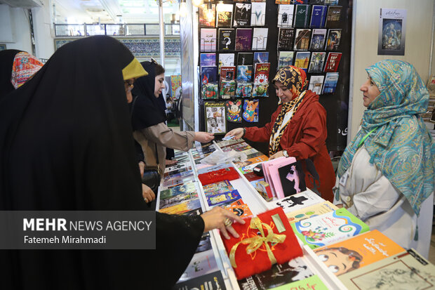 سی و ششمین نمایشگاه کتاب تهران_روز دوم
