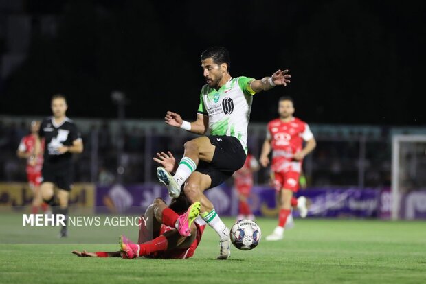 دیدار دو تیم خیبر خرم‌آباد و پرسپولیس تهران