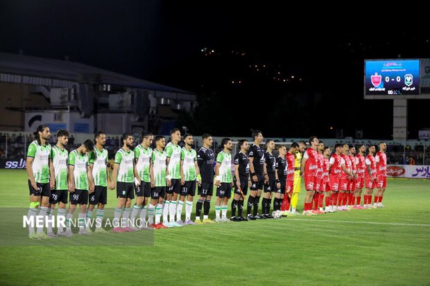 دیدار دو تیم خیبر خرم‌آباد و پرسپولیس تهران
