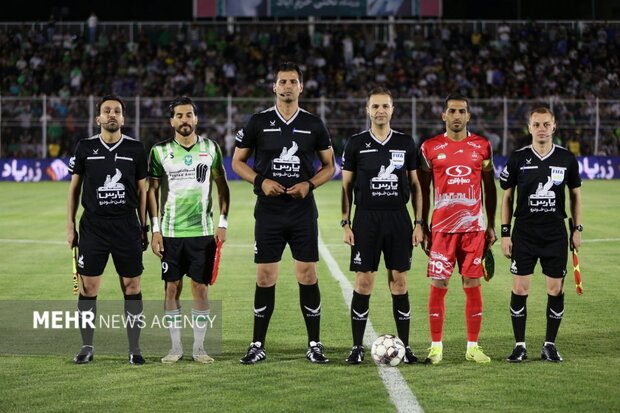 دیدار دو تیم خیبر خرم‌آباد و پرسپولیس تهران