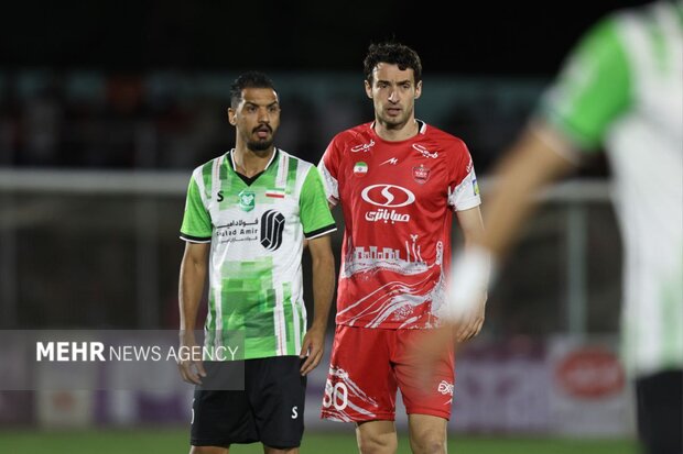 دیدار دو تیم خیبر خرم‌آباد و پرسپولیس تهران