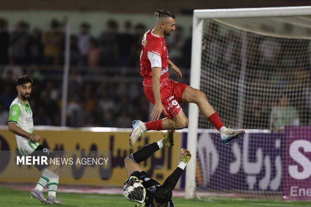 دیدار دو تیم خیبر خرم‌آباد و پرسپولیس تهران
