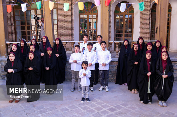کاروان «زیر سایه خورشید» در سنندج کاروان «زیر سایه خورشید» در سنندج