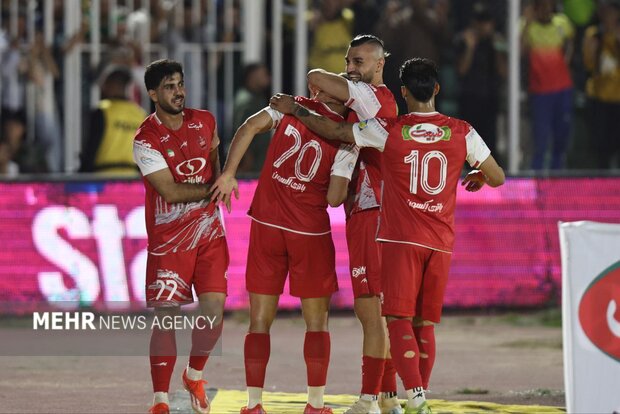 دیدار دو تیم خیبر خرم‌آباد و پرسپولیس تهران
