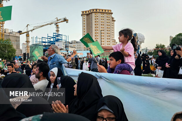 جشن خانوادگی امام رضایی‌ها در مشهد - ۱
