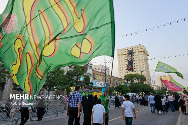 جشن خانوادگی امام رضایی‌ها در مشهد - ۱