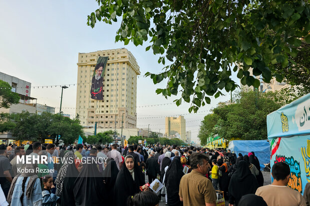 جشن خانوادگی امام رضایی‌ها در مشهد - ۱