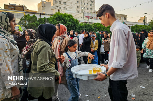 جشن خانوادگی امام رضایی‌ها در مشهد - ۱