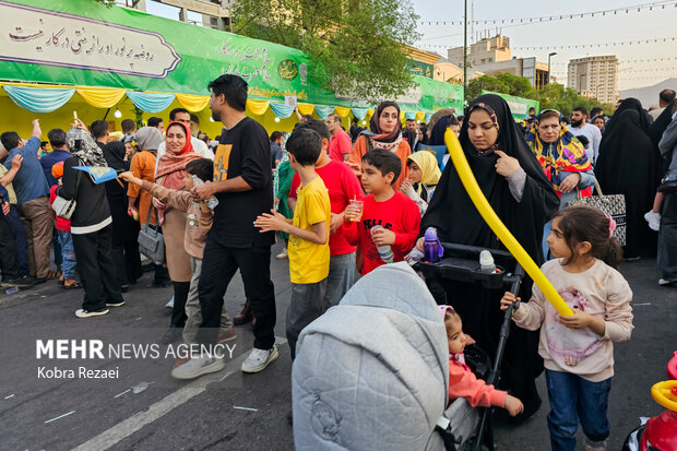 جشن خانوادگی امام رضایی‌ها در مشهد - ۱