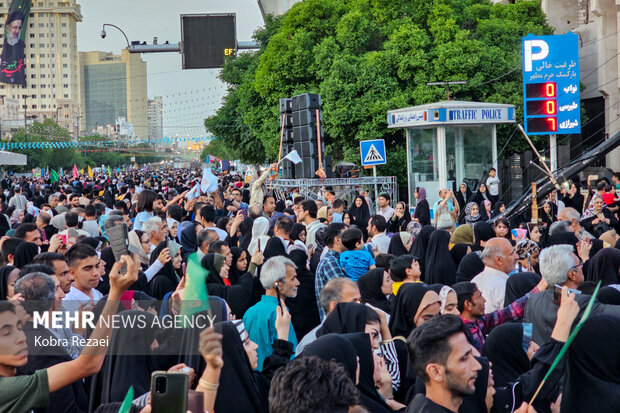 جشن خانوادگی امام رضایی‌ها در مشهد - ۱