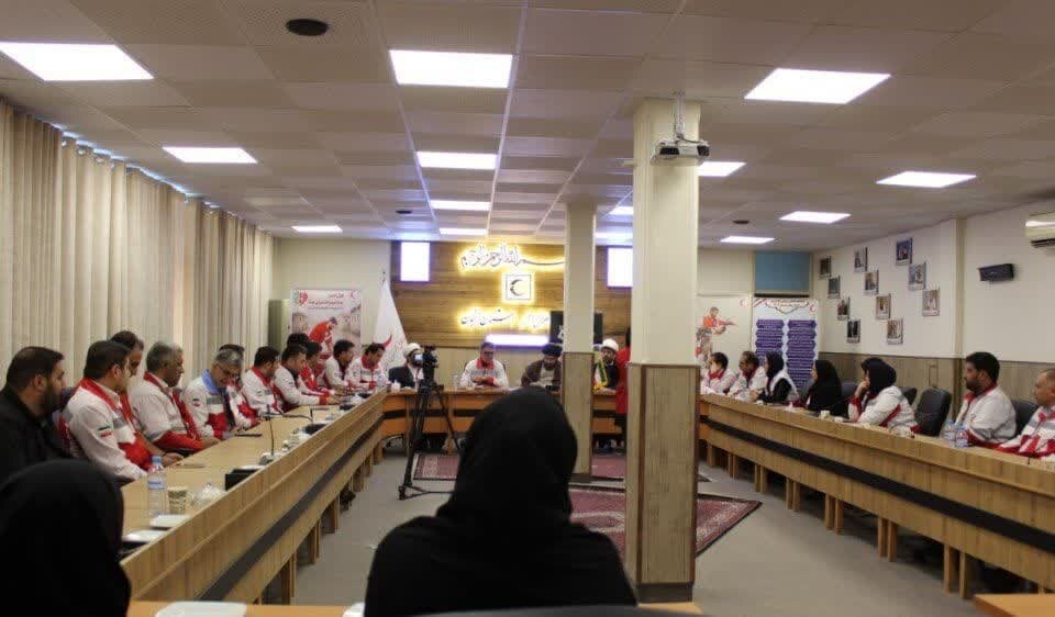 همدلی و روحیه کمک به دیگران در جمعیت هلال احمر وجود دارد