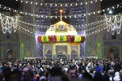 شب میلاد امام رضا (ع) در حرم مطهر رضوی