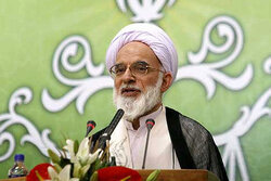 آیت‌الله دری نجف‌آبادی: حوزه علمیه باید طلاب زمان‌شناس تربیت کند