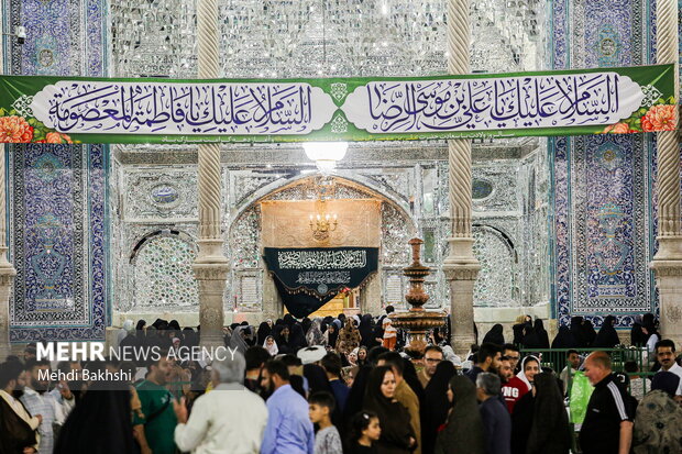حال و هوای حرم اخت الرضا(ع) در شب میلاد امام هشتم