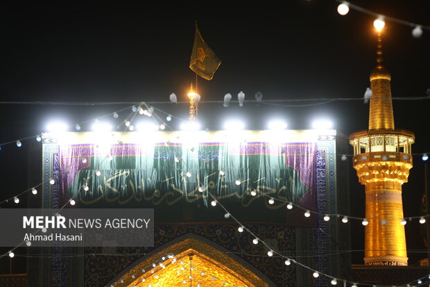 شب میلاد امام رضا (ع) در حرم مطهر رضوی