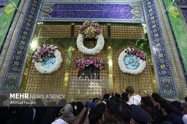 شب میلاد امام رضا (ع) در حرم مطهر رضوی