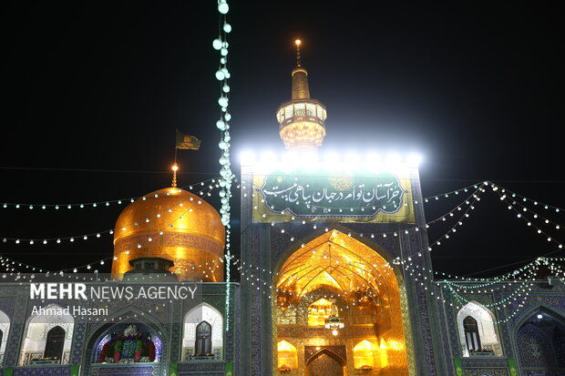 شب میلاد امام رضا (ع) در حرم مطهر رضوی