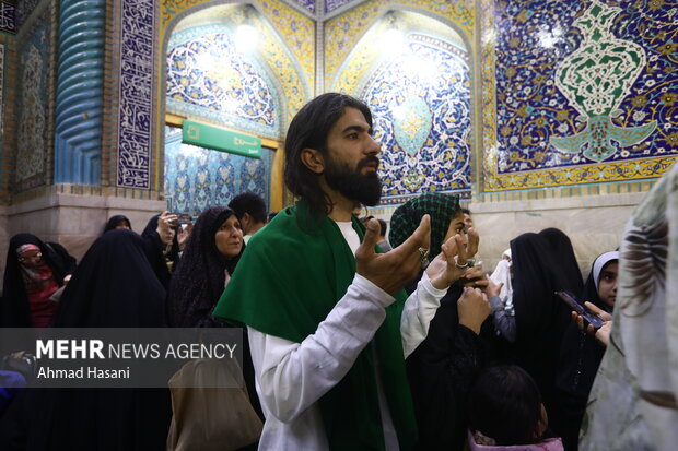 شب میلاد امام رضا (ع) در حرم مطهر رضوی