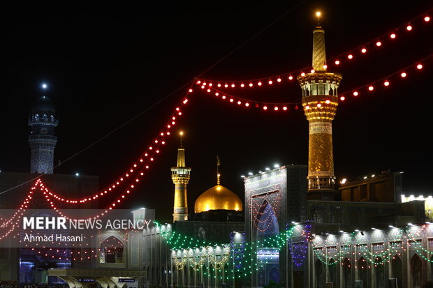 شب میلاد امام رضا (ع) در حرم مطهر رضوی