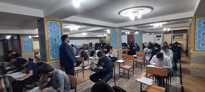 بیستمین آزمون اعطای مدرک تخصصی به حفاظ قرآن کریم در سنندج برگزار شد
