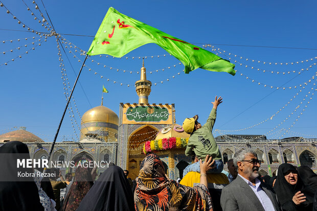 روز میلاد امام رضا (ع) در حرم مطهر رضوی