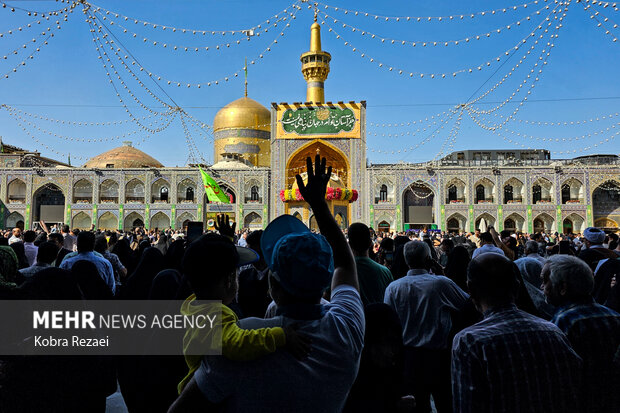 روز میلاد امام رضا (ع) در حرم مطهر رضوی