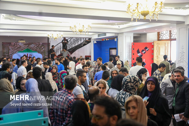 مراسم  اختتامیه چهاردهمین جشنواره فیلم ١٠٠